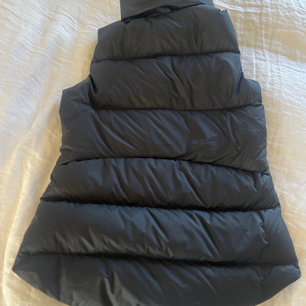 Athleta Black Puffer Vest - Picture 2 of 4